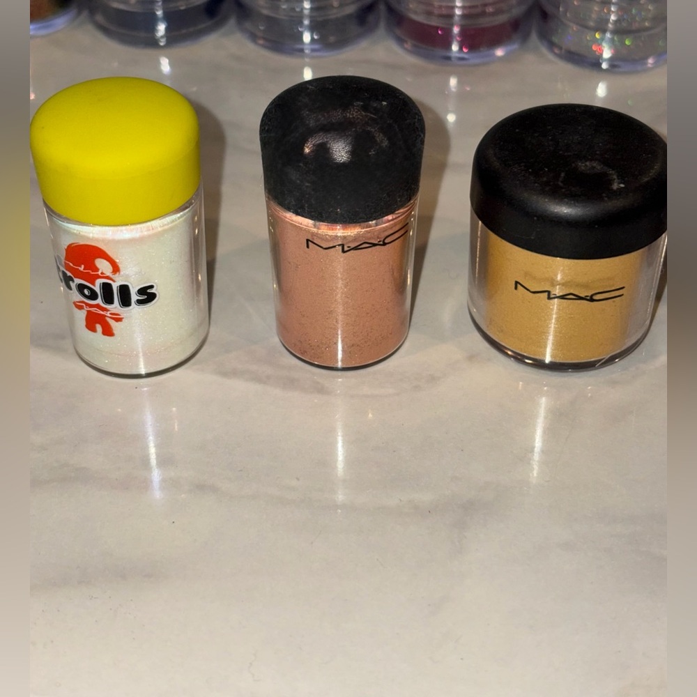 MAC Cosmetics Pigment Bundle + Trolls Glitter – Loose Eyeshadow Pigments (5)